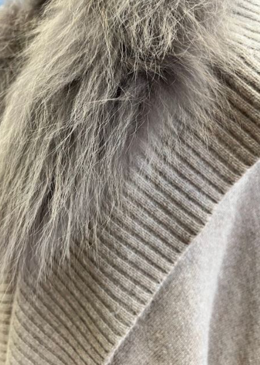 Linda Richards Fox Fur-Trimmed Cashmere Blend Shawl